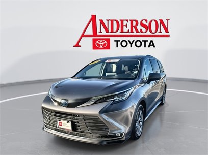Certified 2023 Toyota Sienna XLE