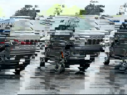 New 2025 Jeep Wagoneer L 4WD