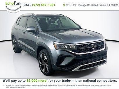 Used 2024 Volkswagen Taos SE w/ Panoramic Sunroof Package