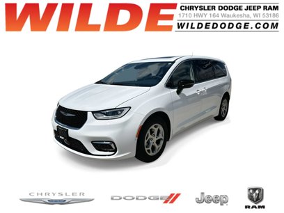 Certified 2024 Chrysler Pacifica Limited
