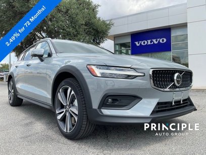 New 2026 Volvo V60 B5 Cross Country Plus w/ Protection Package Premier
