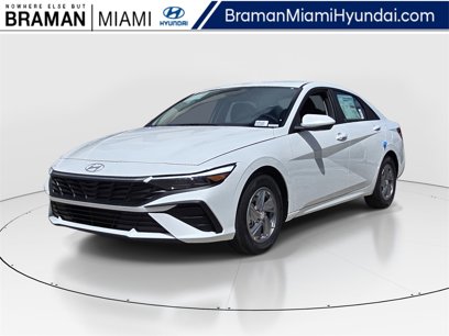 New 2025 Hyundai Elantra SE