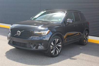 Used 2023 Volvo XC40 B5 Plus w/ Driver Assist Package