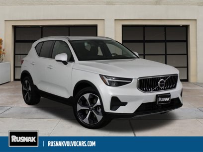 New 2025 Volvo XC40 B5 Core w/ Protection Package Premier