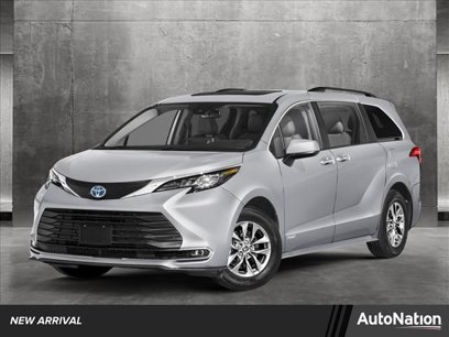 New 2025 Toyota Sienna XLE