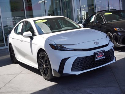 Used 2025 Toyota Camry SE