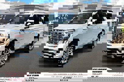 New 2025 GMC Yukon XL Denali w/ Sun & Power Step Package