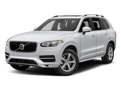 New 2019 Volvo XC90 T6 Momentum w/ Advanced Package