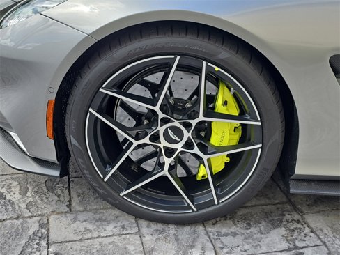 New 2025 Aston Martin Vanquish image 3