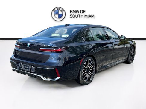 New 2026 BMW 750e xDrive image 6