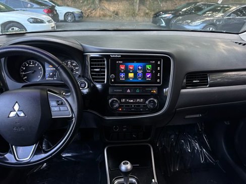 Used 2017 Mitsubishi Outlander SEL image 14