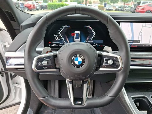 Used 2025 BMW 740i xDrive image 22