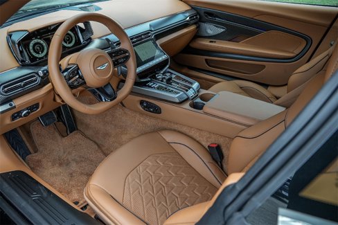 New 2025 Aston Martin Vanquish Coupe image 3