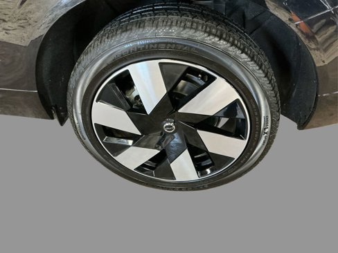 Certified 2025 Volvo XC60 T8 Plus w/ Climate Package image 18