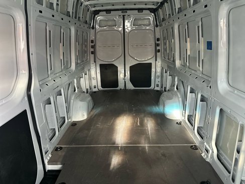 Used 2022 Mercedes-Benz Sprinter 2500 image 17