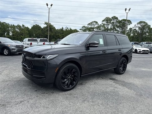 New 2025 Lincoln Navigator Reserve image 2
