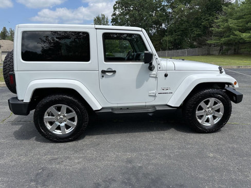 Used 2016 Jeep Wrangler Sahara w/ Connectivity Group image 16