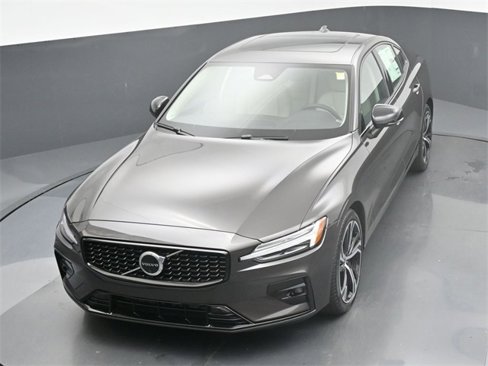 Used 2025 Volvo S60 B5 Plus w/ Protection Package Premier image 40