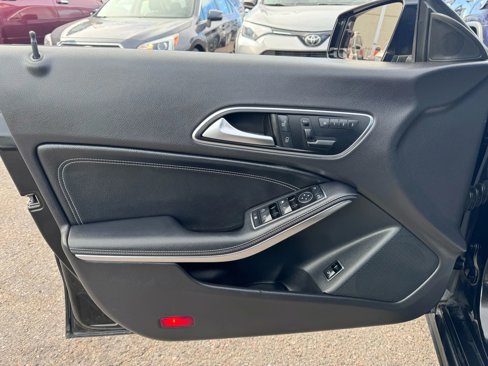 Used 2015 Mercedes-Benz CLA 250 image 12