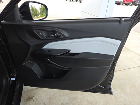 New 2026 Chevrolet Trax LT w/ Driver Confidence Package image 32