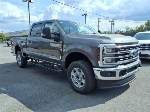 New 2026 Ford F350 XLT image 2
