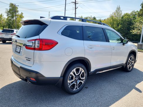 New 2025 Subaru Ascent Limited image 3