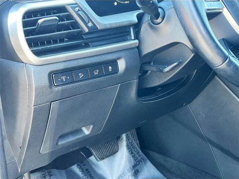 Used 2023 Kia Telluride EX w/ EX Captain's Chair Package image 10