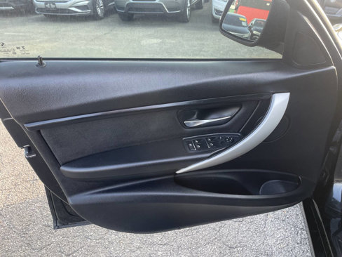 Used 2018 BMW 320i xDrive Sedan image 18