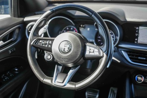 Used 2022 Alfa Romeo Stelvio Veloce image 14