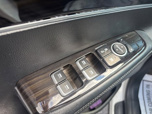 Used 2019 Kia Sorento LX w/ LX Convenience Package image 14