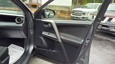 Used 2015 Toyota RAV4 XLE image 18
