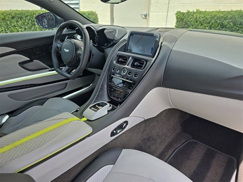 Used 2023 Aston Martin DBS Coupe image 17