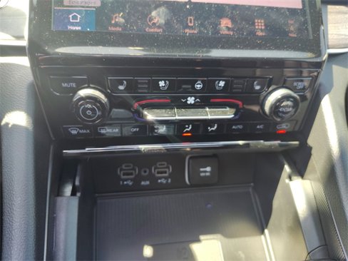 New 2025 Jeep Grand Cherokee Limited w/ Luxury Tech Group II image 26