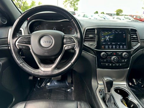 Used 2022 Jeep Grand Cherokee Limited image 3