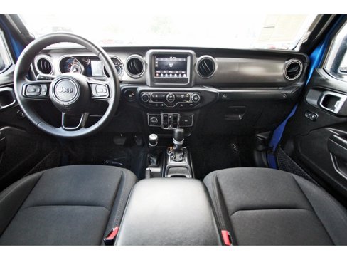 Used 2023 Jeep Gladiator Sport image 9