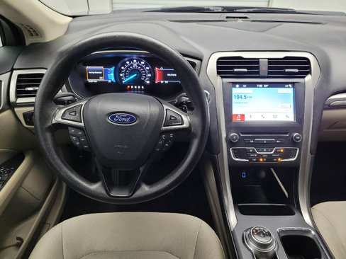 Used 2018 Ford Fusion SE w/ Fusion SE Technology Package image 22
