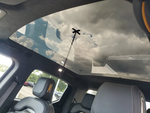 Used 2022 Rivian R1T Launch Edition image 16