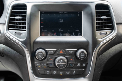 Used 2018 Jeep Grand Cherokee Laredo image 13