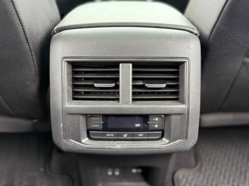 Used 2021 Volkswagen Atlas SE w/ Panoramic Sunroof Package image 18
