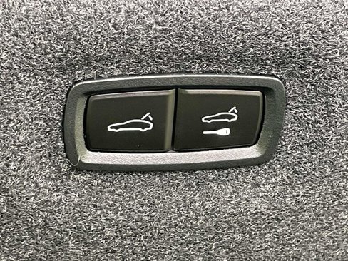 New 2025 Porsche Taycan image 20