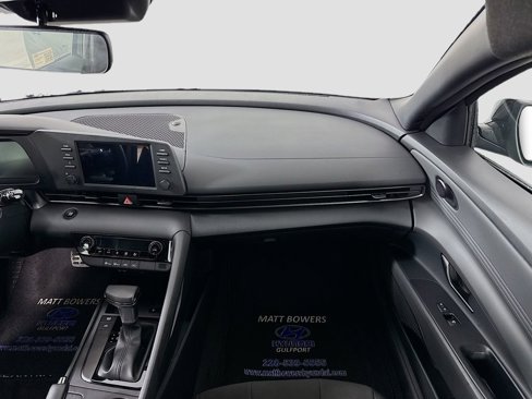 Certified 2025 Hyundai Elantra Sport image 22