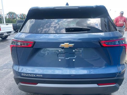 New 2026 Chevrolet Equinox LT w/ Convenience Package II image 6