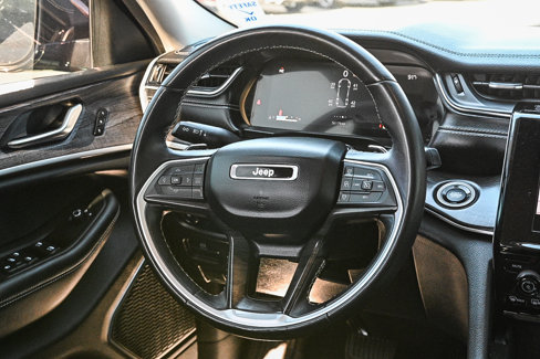 Used 2021 Jeep Grand Cherokee L Limited image 16