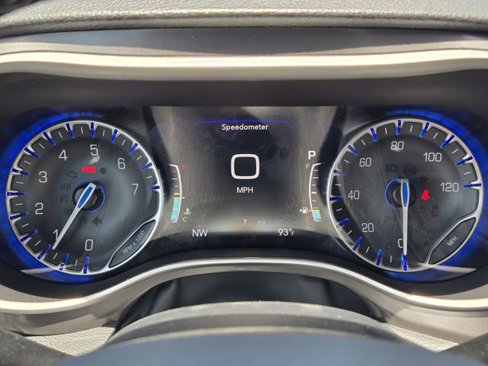New 2025 Chrysler Pacifica Select image 11
