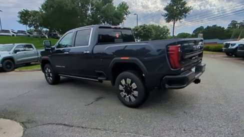 New 2025 GMC Sierra 2500 Denali w/ Denali Reserve Package image 7