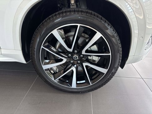 Used 2025 Volvo XC90 B5 Plus w/ Protection Package Premier image 28