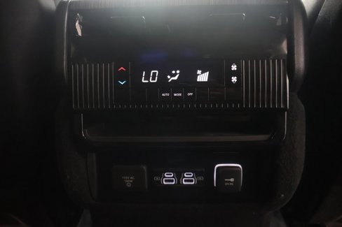 Used 2024 Jeep Wagoneer Series II w/ Flexible Seating Group image 15