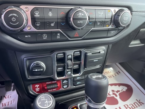 New 2025 Jeep Wrangler Unlimited Rubicon image 24