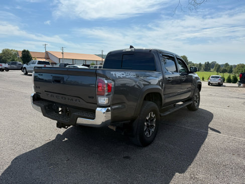 Used 2022 Toyota Tacoma TRD Off-Road image 4