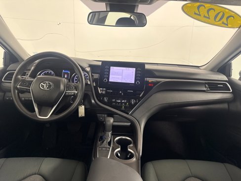 Used 2022 Toyota Camry LE image 23